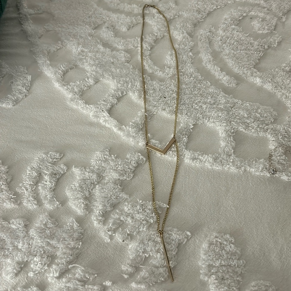 Gold V necklace